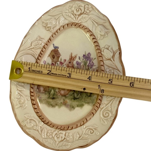 Cracker Barrel Easter Treasures Bunny Oval Plate Susan Winget Collectible - Picture 5 of 5